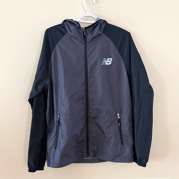 Men's New Balance Hooded Running Jacket Grey & Black Size Small - Picture 1 of 10